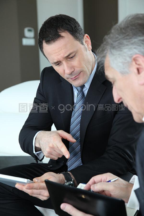 資深夫婦的財(cái)富管理之道 與顧問(wèn)共創(chuàng)財(cái)務(wù)未來(lái)